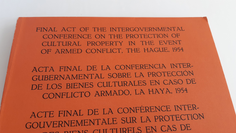 Foto des Schlussdokuments des Haager Abkommens zum Schutz von Kulturgut bei bewaffneten Konflikten