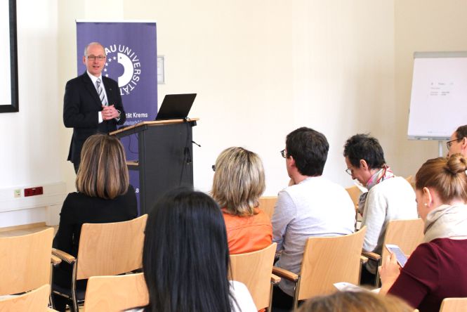 Mag. Friedrich Faulhammer, Rektor der Donau-Universität Krems, eröffnete das Symposium.