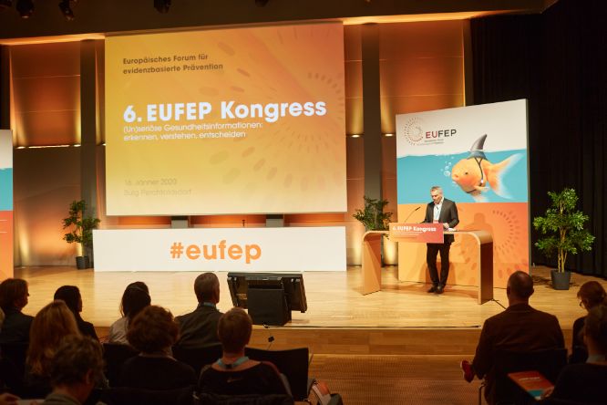 Univ.-Prof. Dr. Gartlehner, MPH, (Donau-Universität Krems) eröffent den EUFEP-Kongress