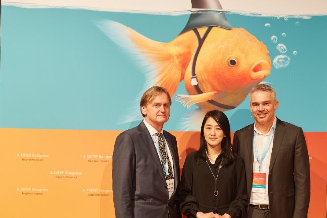 from left to right: Univ.-Prof. Stefan Nehrer, Dean of the Faculty of Health and Medicine at Danube University Krems, Dr. Riko Muranaka, Kyoto University and the Bernhard Nocht Institute for Tropical Medicine, Univ.-Prof. Gerald Gartlehner, scientific head of the EUFEP-Congresses and Head of the Department for Evidence-based Medicine and Evaluation at Danube University Krems