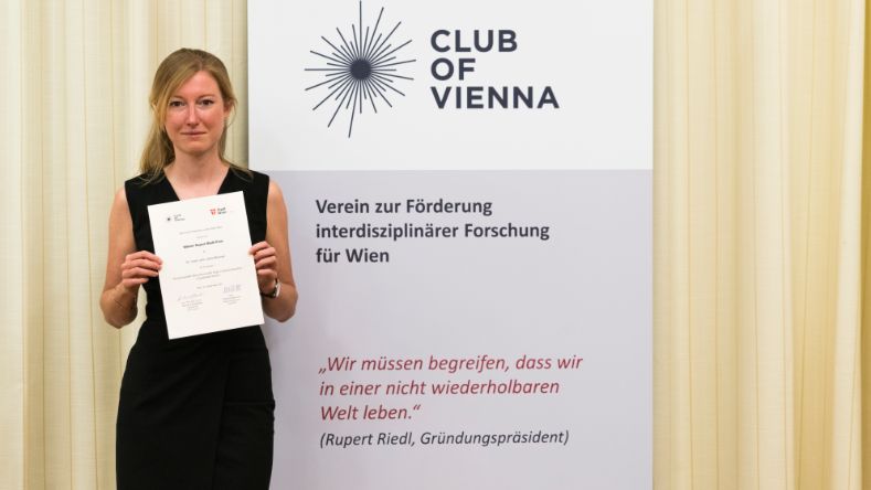 Dr. Jana Meixner erhielt den Rupert-Riedl-Preis 2021.