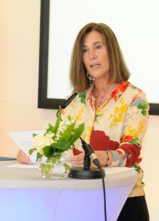 Alexandra Dachenhausen, Chairwoman of the Works Council, held the laudation for Vera Ehgartner
