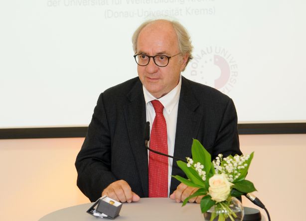 Prof Michael Brainin, former Professor and Head of the Department for Clinical Neurosciences and Preventive Medicine at the University for Continuing Education Krems and former Head of the Department of Neurology at the University Hospital Tulln expressed his words of gratitude