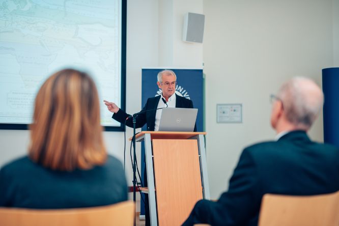 Univ.-Prof. Hubert Brückl