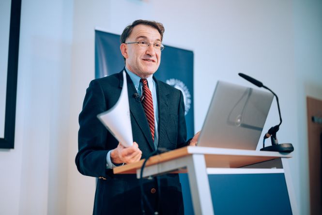 Univ.-Prof. Peter Strasser