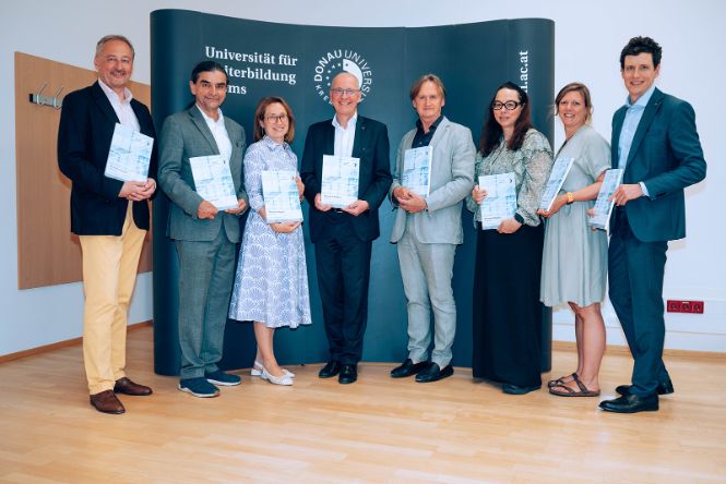 Gruppe groß Forschungsbericht 24-25