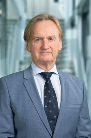 Univ.-Prof. Dr. Stefan Nehrer, Dekan der Fakultät für Gesundheit und Medizin