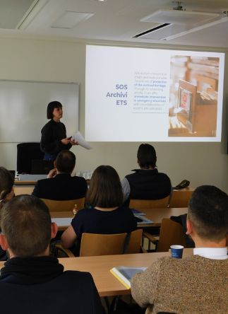 lecturer in front of the audience