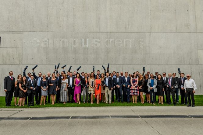 Gruppenfoto vor Audimax