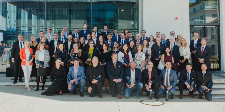 Graduierungsfeier - Gruppenfoto