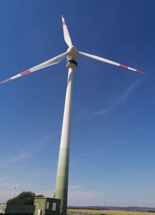 Energiepark Bruck an der Leitha - BIld eines einzelnen Windrads