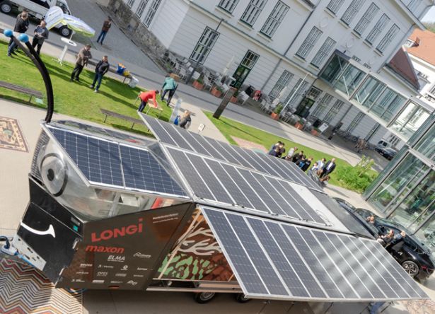 Der Solar Butterfly ist am Campus Krems "gelandet".