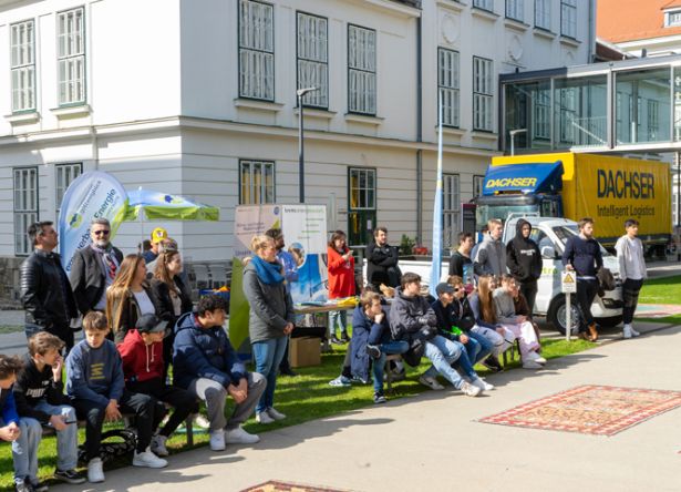 Viele Besucher_innen informierten sich über erneuerbare Energien.