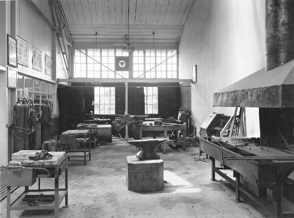 Schweißraum der Lehrwerkstätte, Schiffswerft Korneuburg, 1941