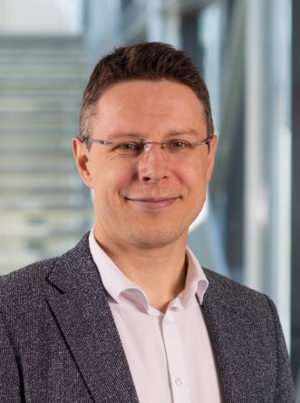 Univ.-Prof. Mag. Mag. Dr. Daniel Varro, LL.M.