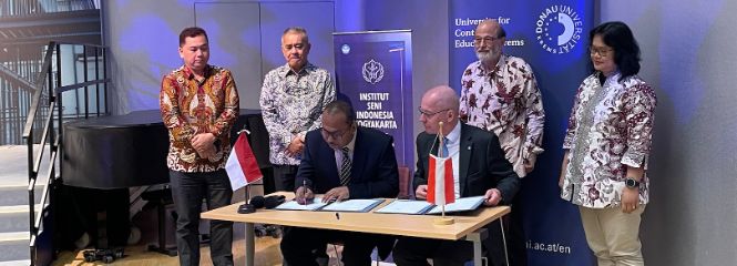 Kooperationsvertrag zwischen Universität für Weiterbildung Krems und Institut Seni Indonesia, Yogyakarta geschlossen
