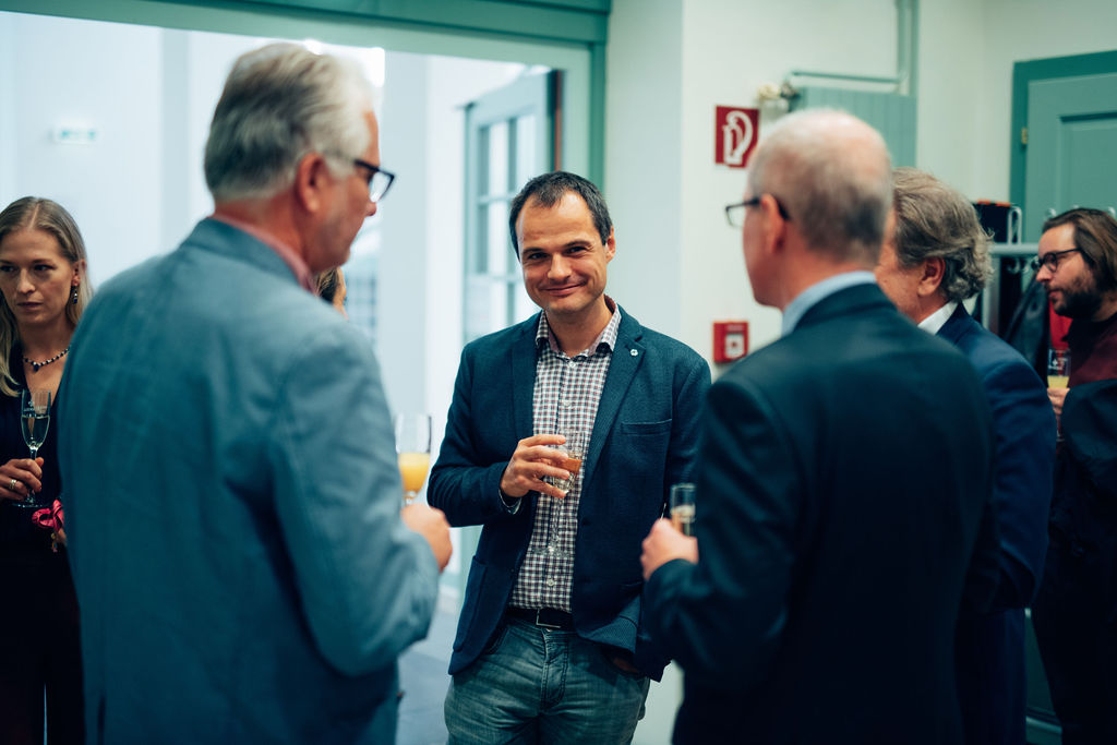 © Donau-Universität Krems, Walter Skokanitsch Das "Get togehter" nach der Veranstaltung.