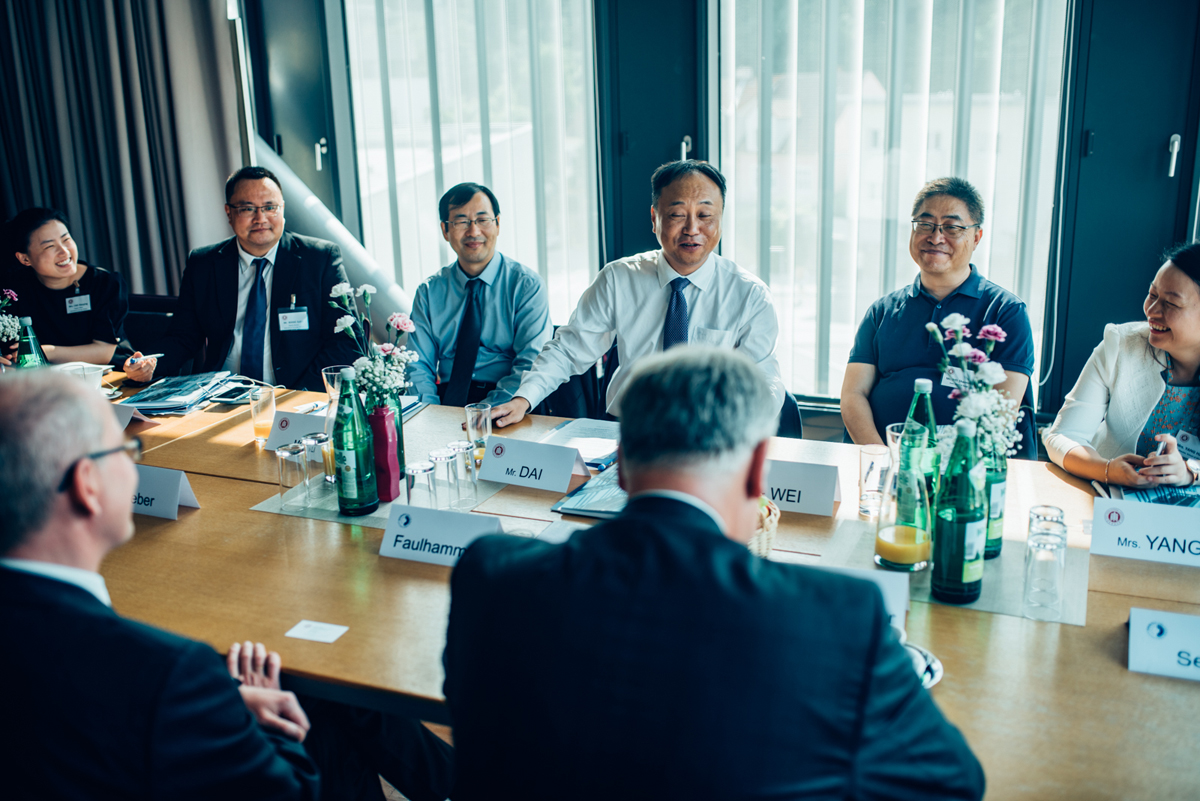 © Donau-Universität Krems/Walter Skokanitsch Gemeinsame Gespräche