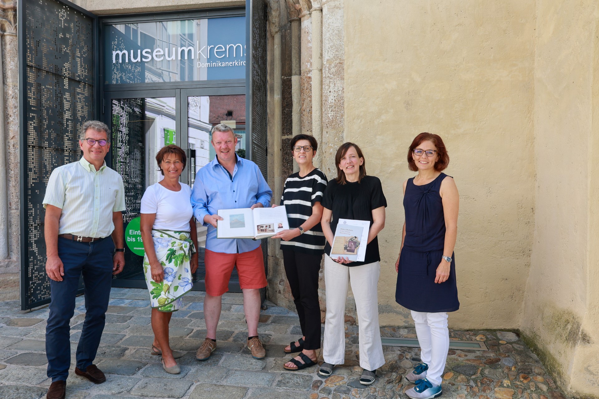 Christian Graf-Faltl, Maria Graf-Faltl, Kurt De Bruyne, Sabine Laz, Edith Blaschitz, Karin Böhm, von li. nach re., © Dagmar Engel Christian Graf-Faltl, Maria Graf-Faltl, Kurt De Bruyne, Sabine Laz, Edith Blaschitz, Karin Böhm, von li. nach re.