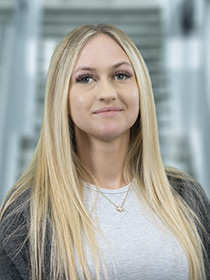 © Daniel Novotny Laura Stierschneider