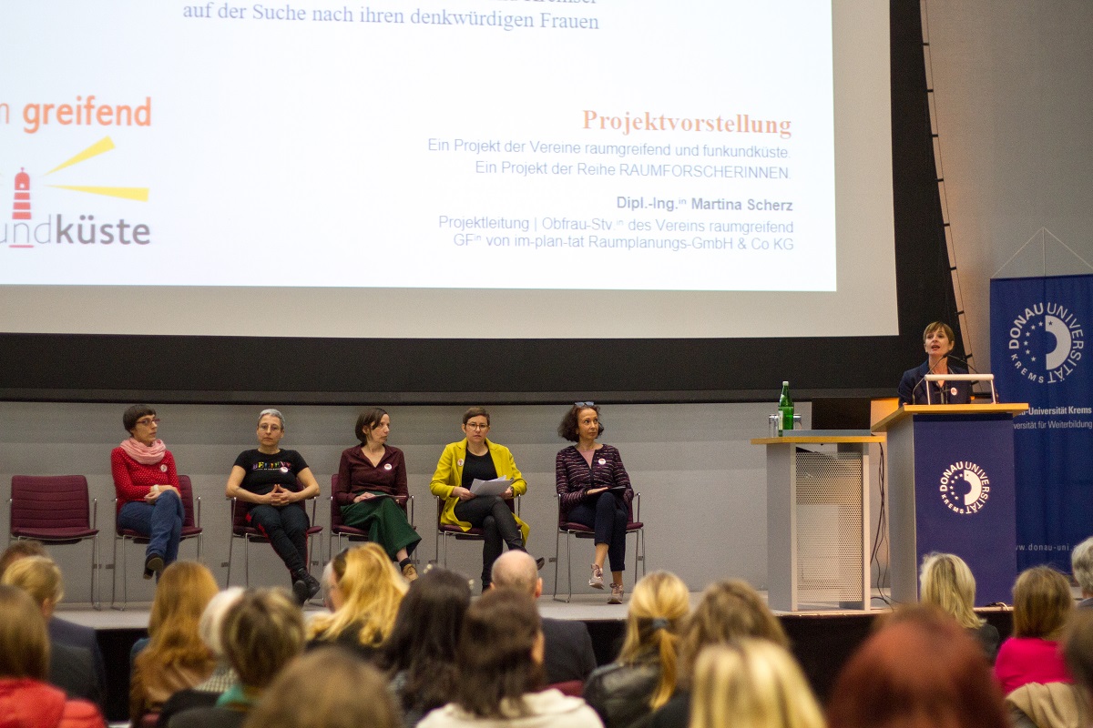 "DenkMal! DenkWürdig?! - Denkwürdige Kremserinnen - eine Sichtbarmachung"