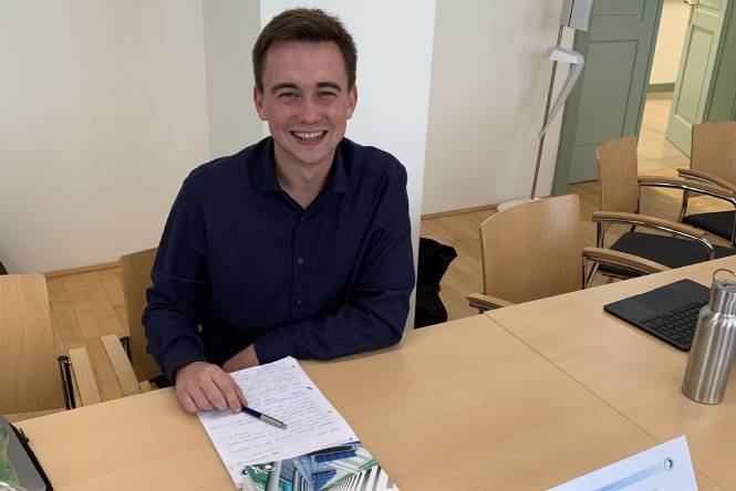 Antonij Kochovski in class