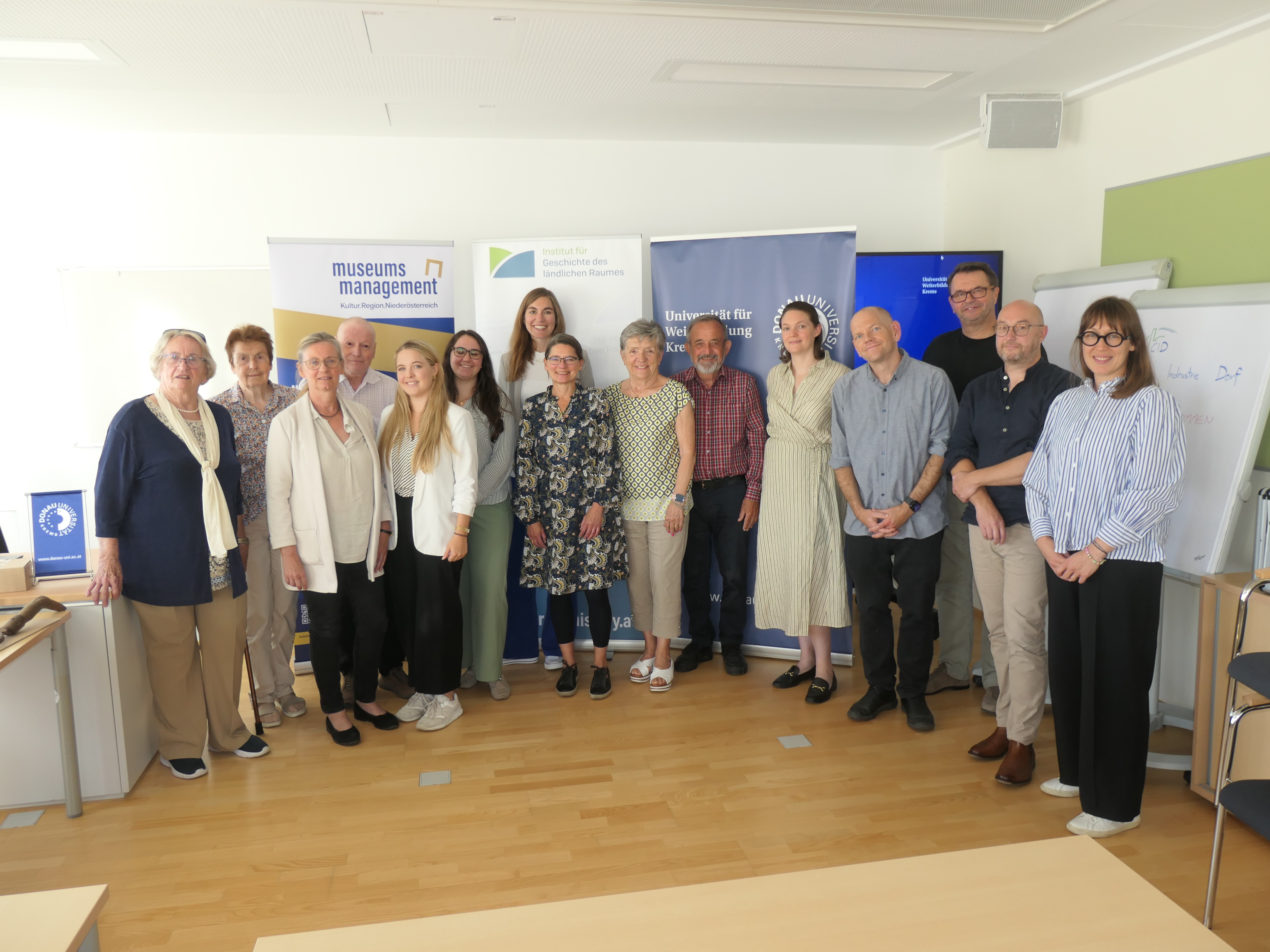 Teilnehmer zur Auftaktveranstaltung von "Industrie im Dorf"