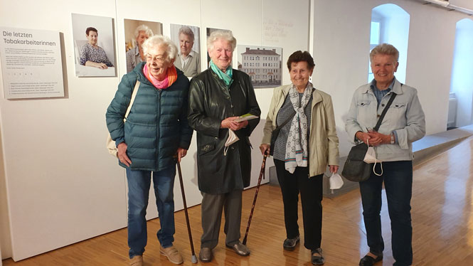 Die letzten Tabakarbeiterinnen in der Ausstellung, © Edith Blaschitz Die letzten Tabakarbeiterinnen