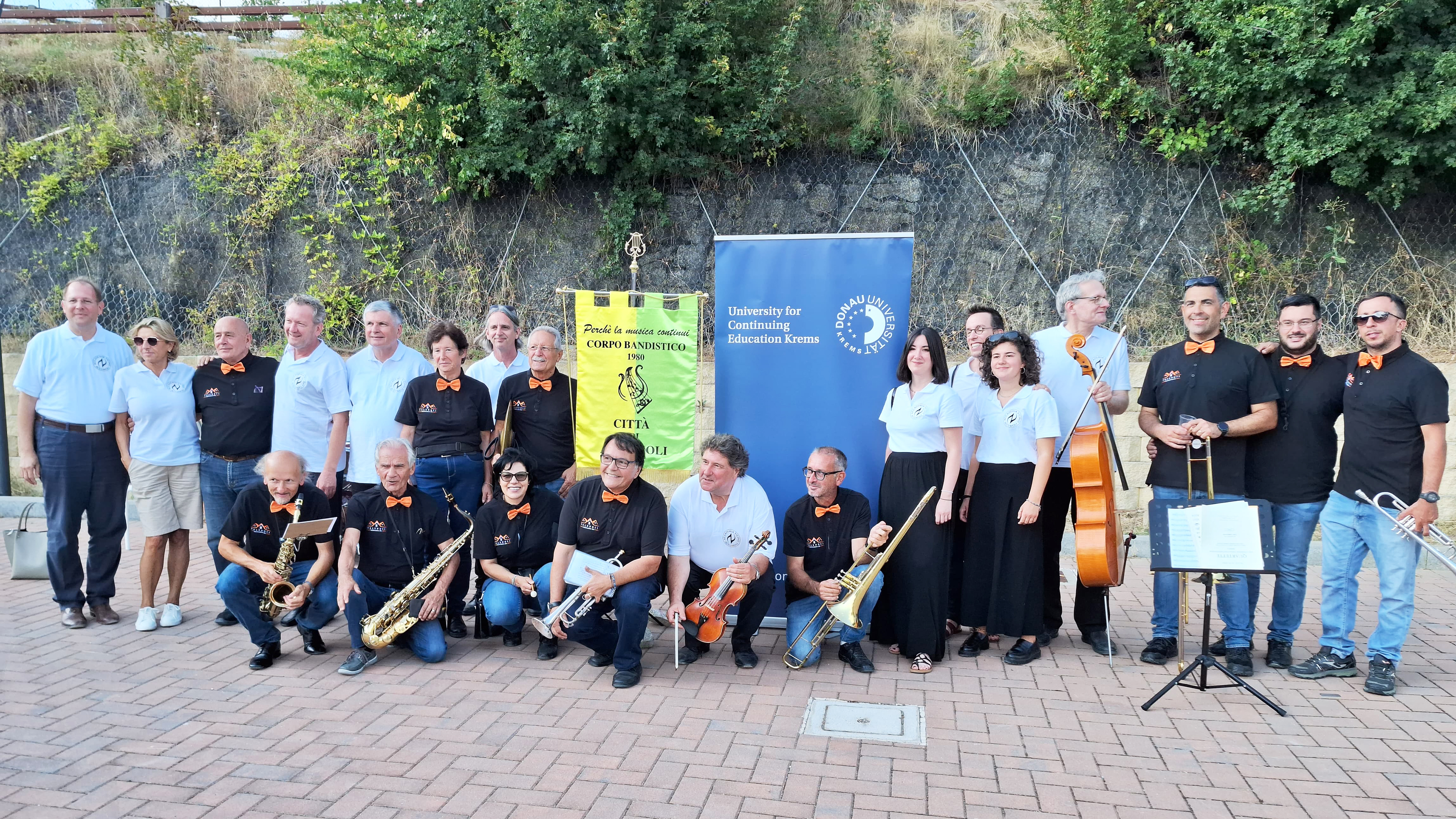 © Marzio Mozzetti Gruppenfoto Accademia Vicino und Banda