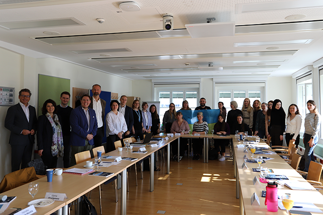 © University for Continuing Education Krems Gruppenfoto ukrainische Gemeindevertreter_innen