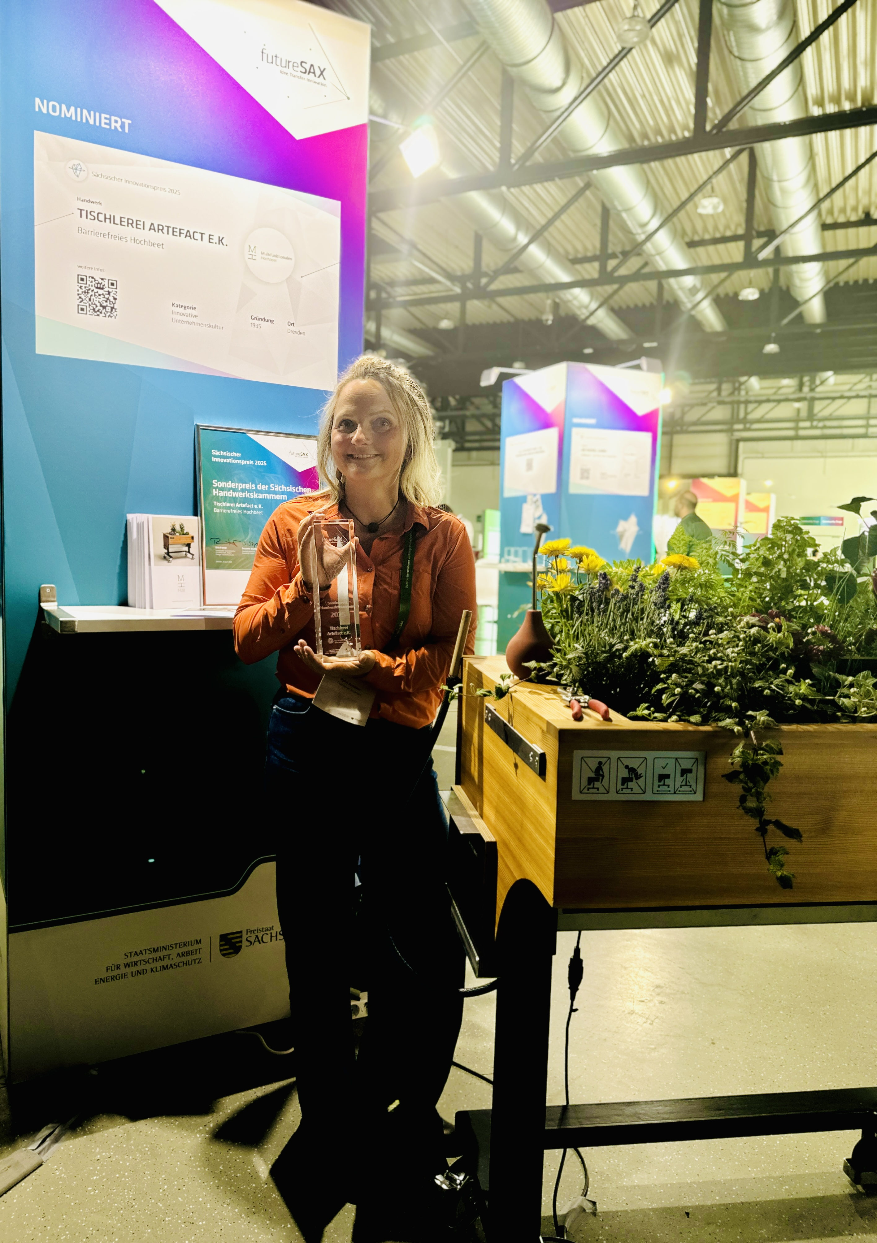 © Sylvi Schiller Frau Schiller mit Preis