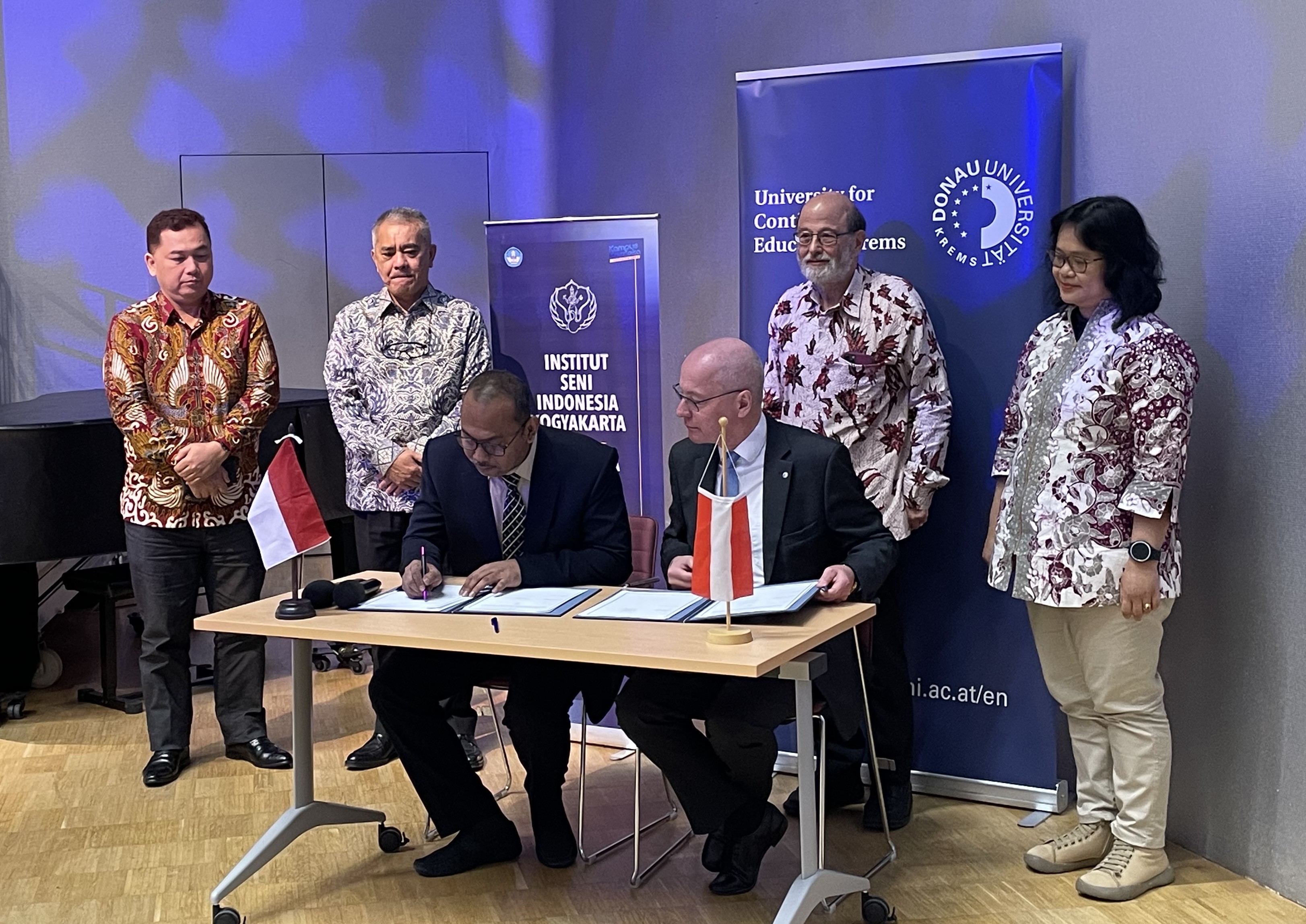 Vertragsunterzeichnung