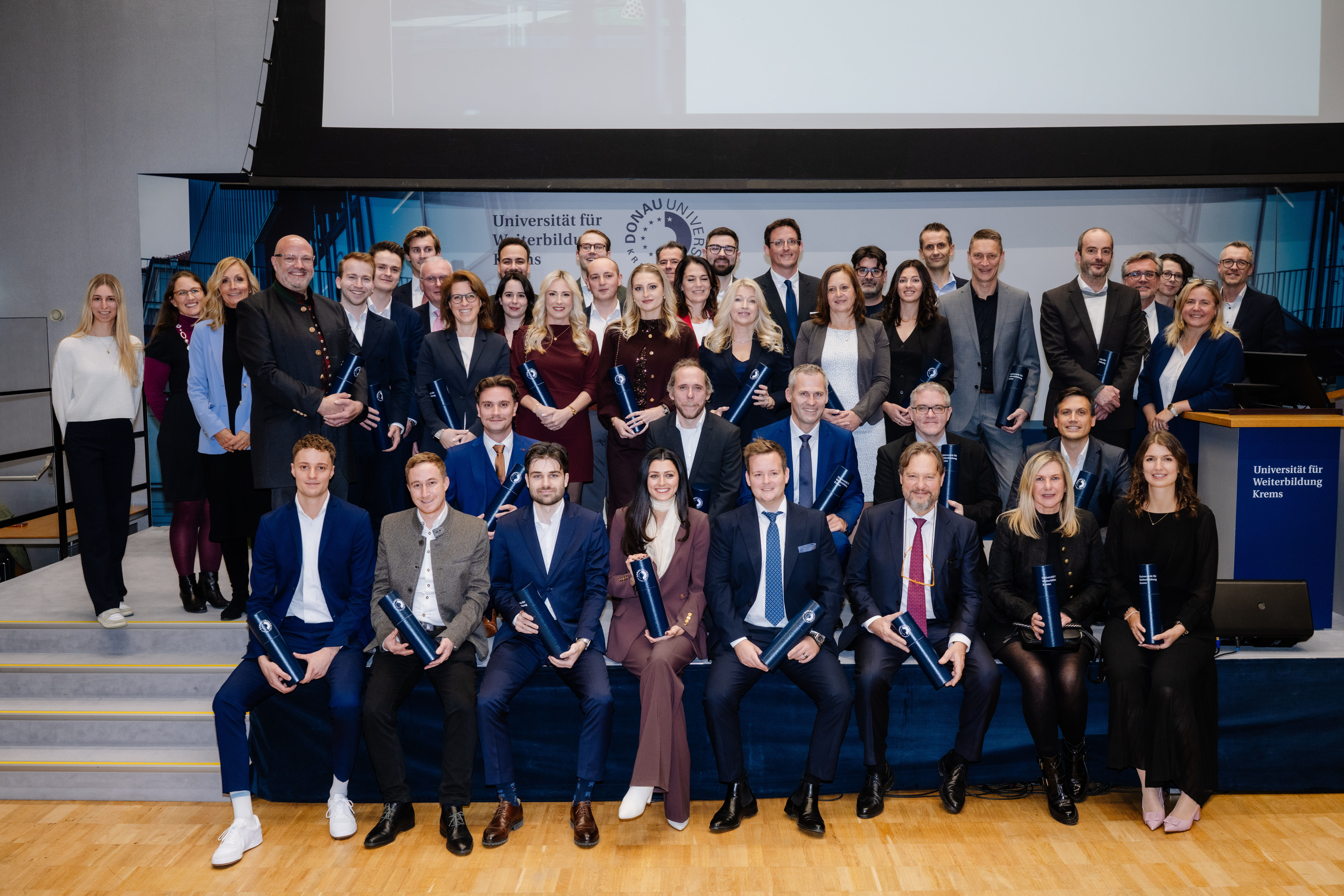 Gruppenbild der Absolvent_innen