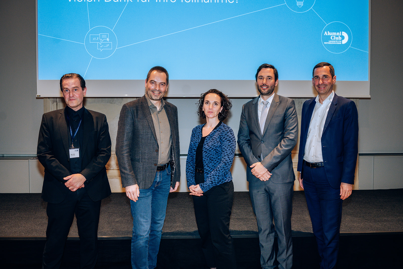 Alen Vitas und die Podiumsgäste