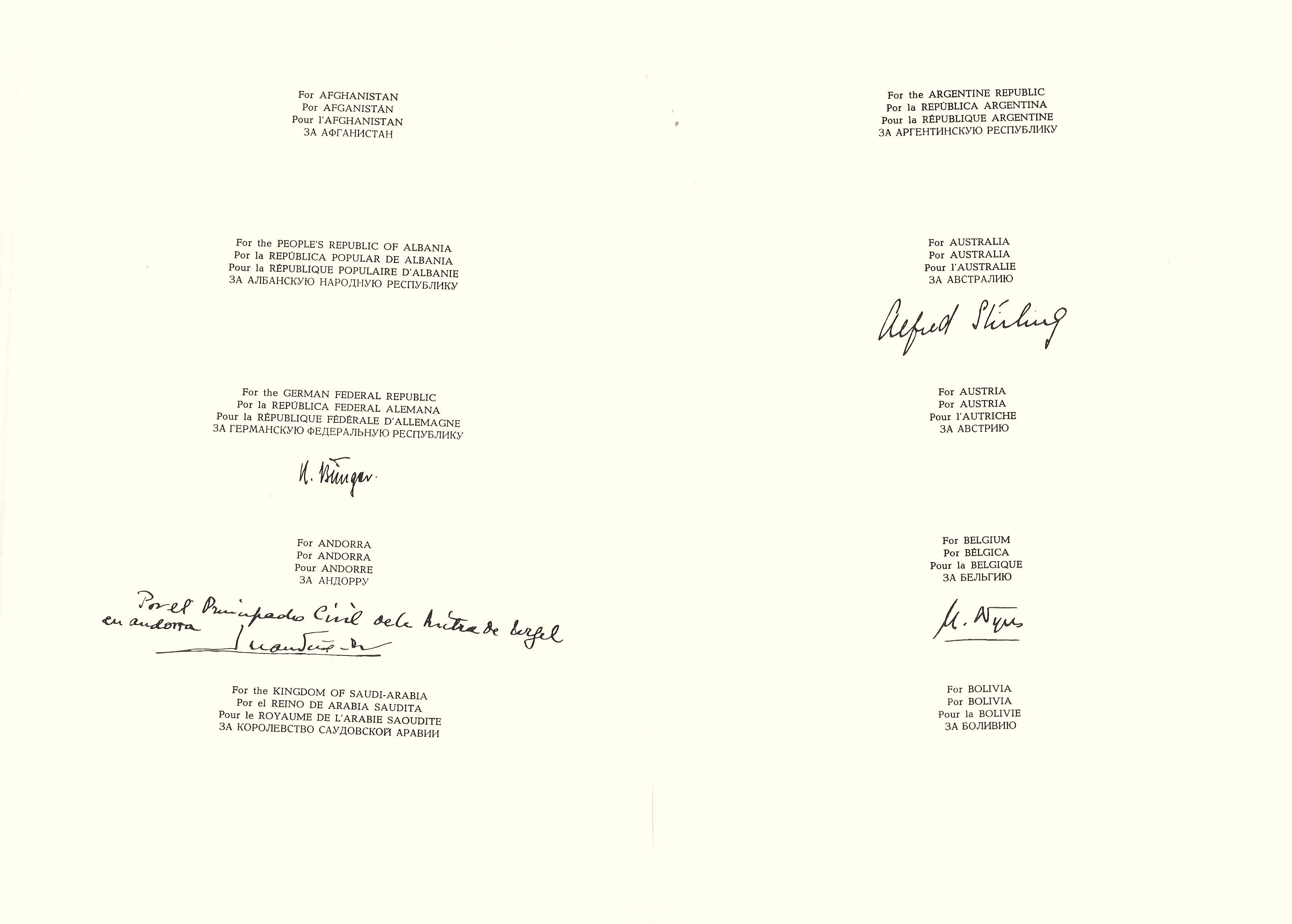 schwarze Sshrift auf beigem Hintergrund