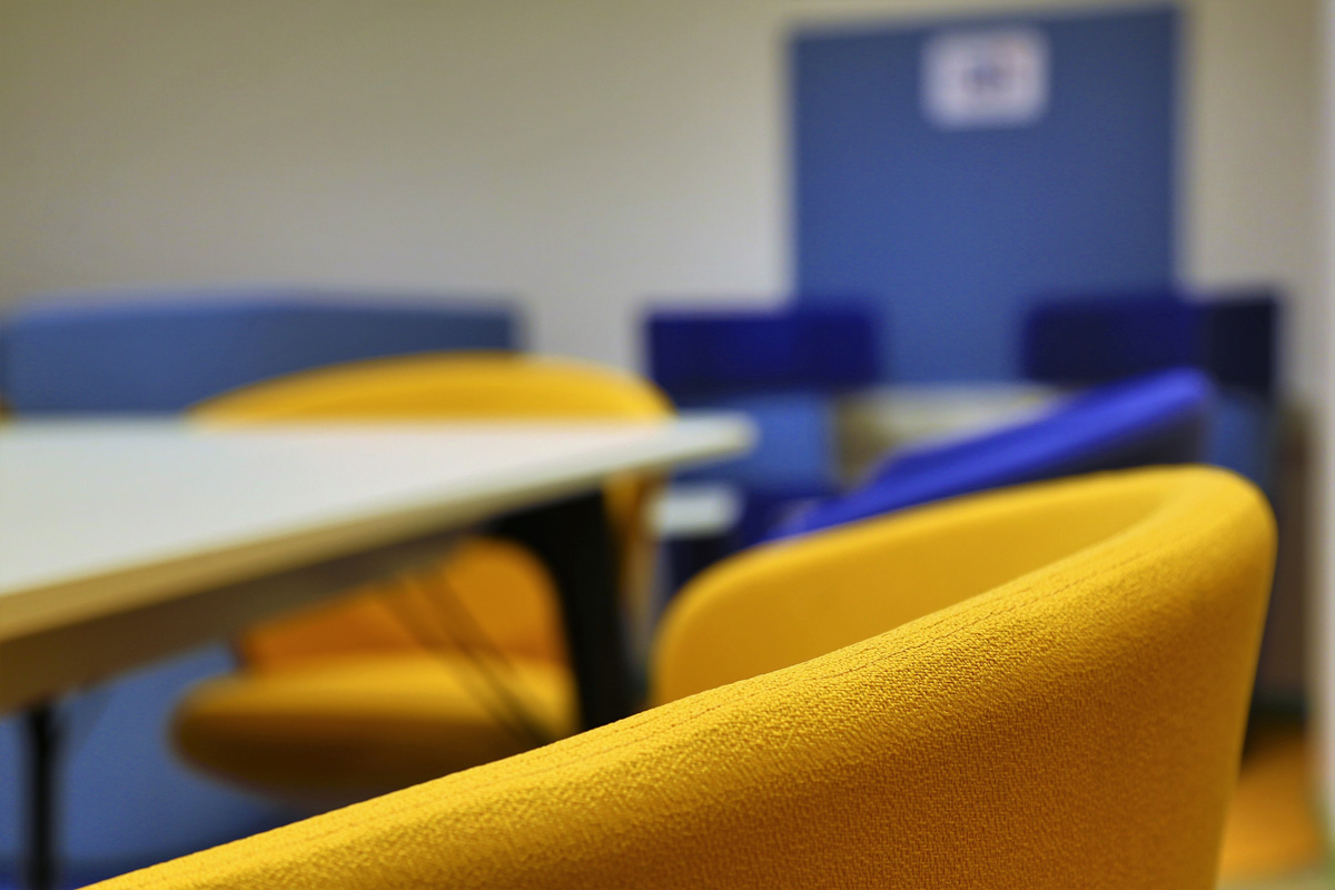 © Martin Hesz Detail-Aufnahme der Sitzmöbel in der ÖH-Lounge