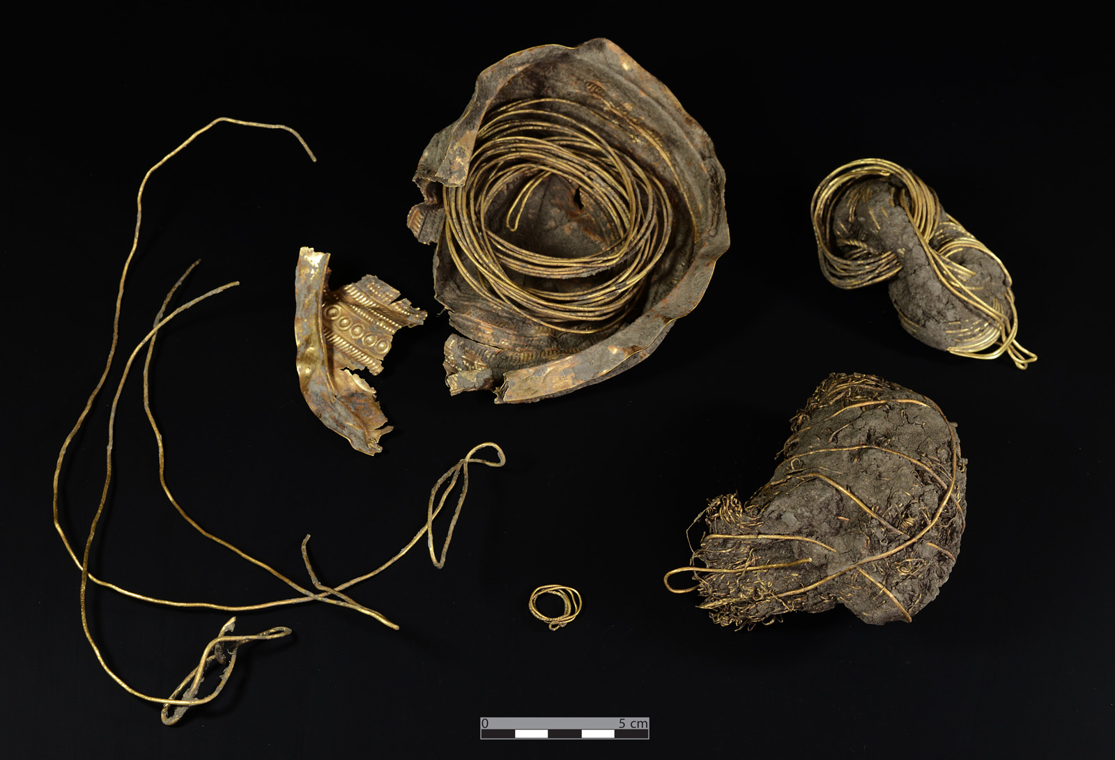 © Der spätbronzezeitliche Goldfund aus Ebreichsdorf © Foto: A. Rausch/Novetus Der spätbronzezeitliche Goldfund aus Ebreichsdorf © Foto: A. Rausch/Novetus