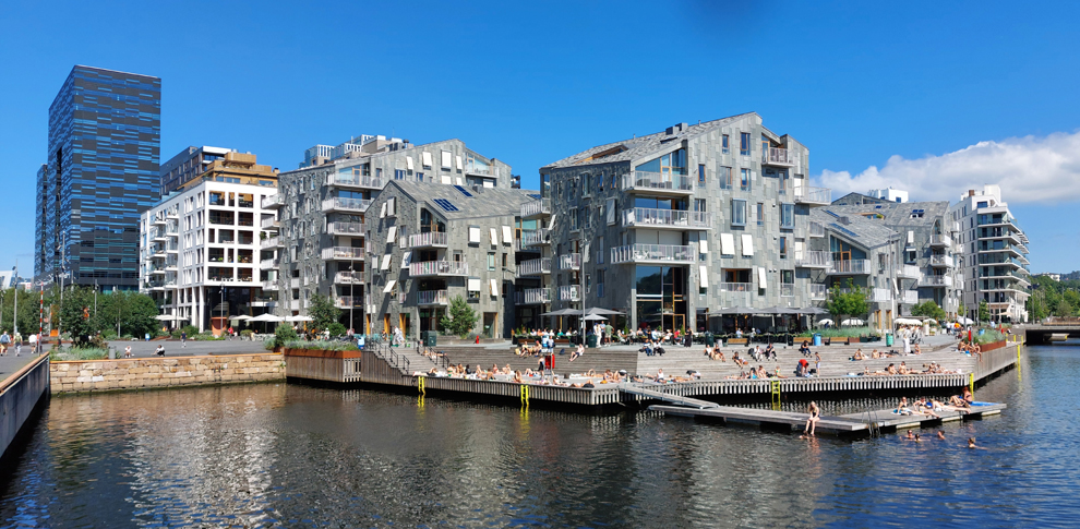 Büro- und Wohnbauten am Wasser gebaut