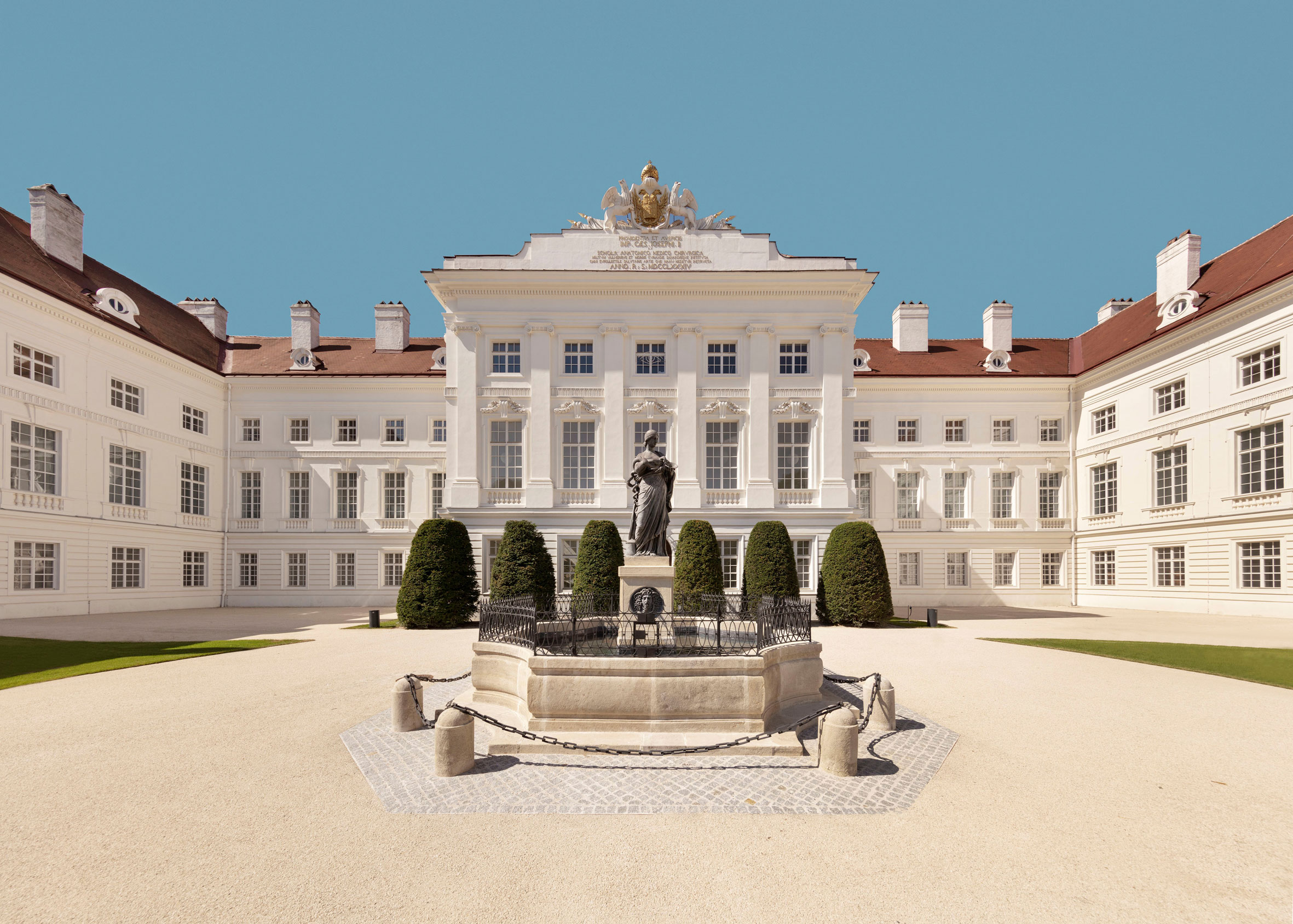 © Reiner Riedler / Josephinum Außenansicht Jospehinum