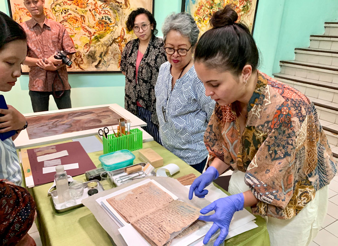 © Donau-Universität Krems/W. Stumpf Workshop Restauration im Affandi Museum