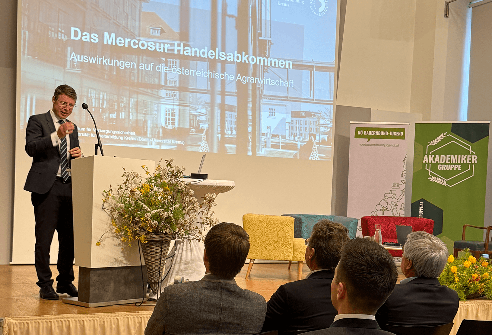 Vortrag Daniel Varro