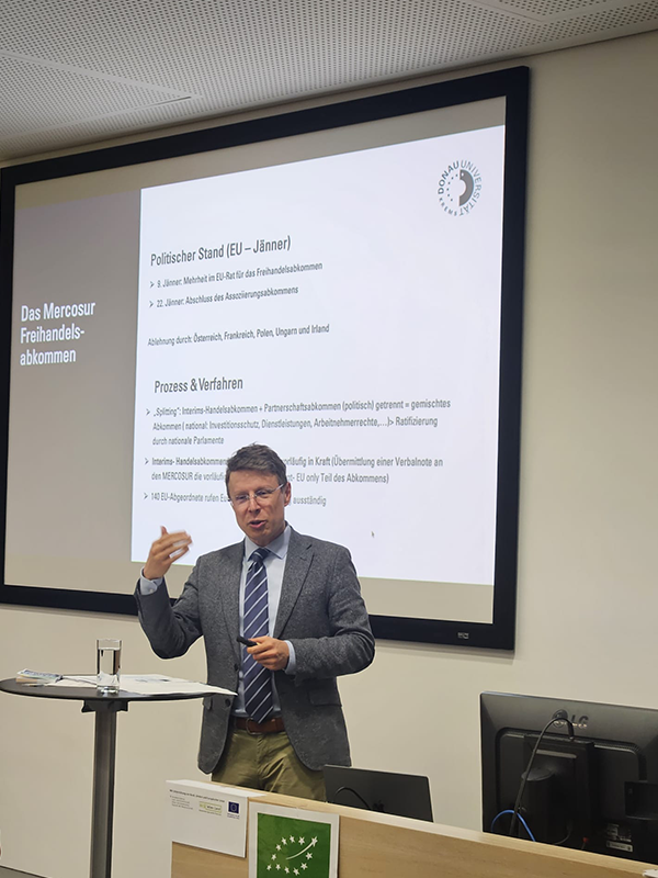 Vortrag Daniel Varro