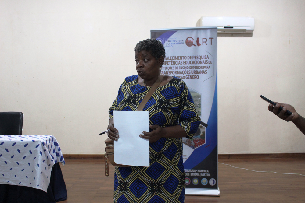Woman presenting her ideas