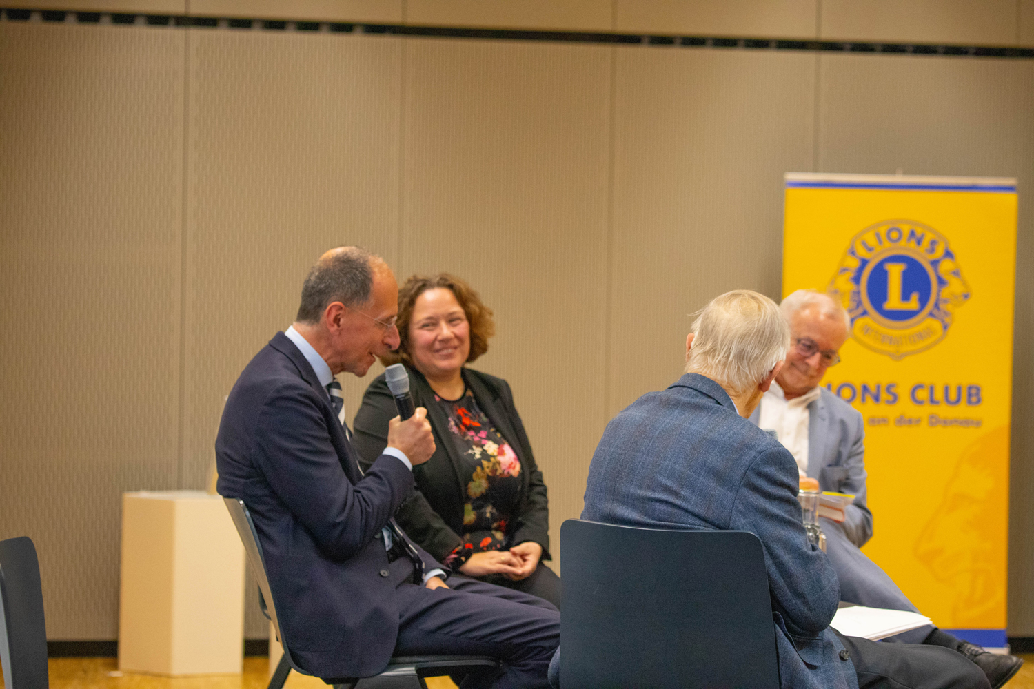 Podiums- und Publikumsdiskussion