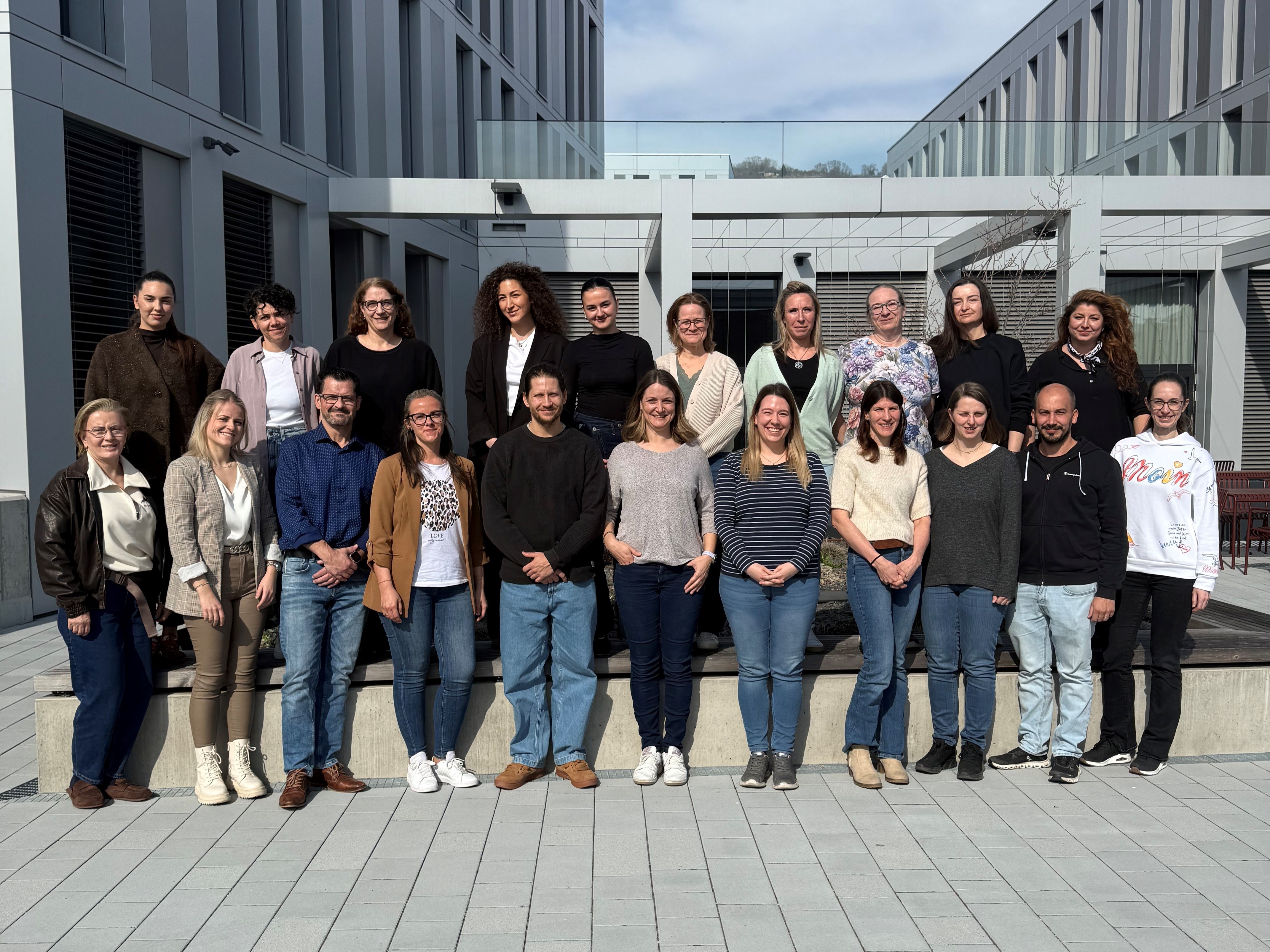 Studienstart - Gruppenfoto mit Studierenden