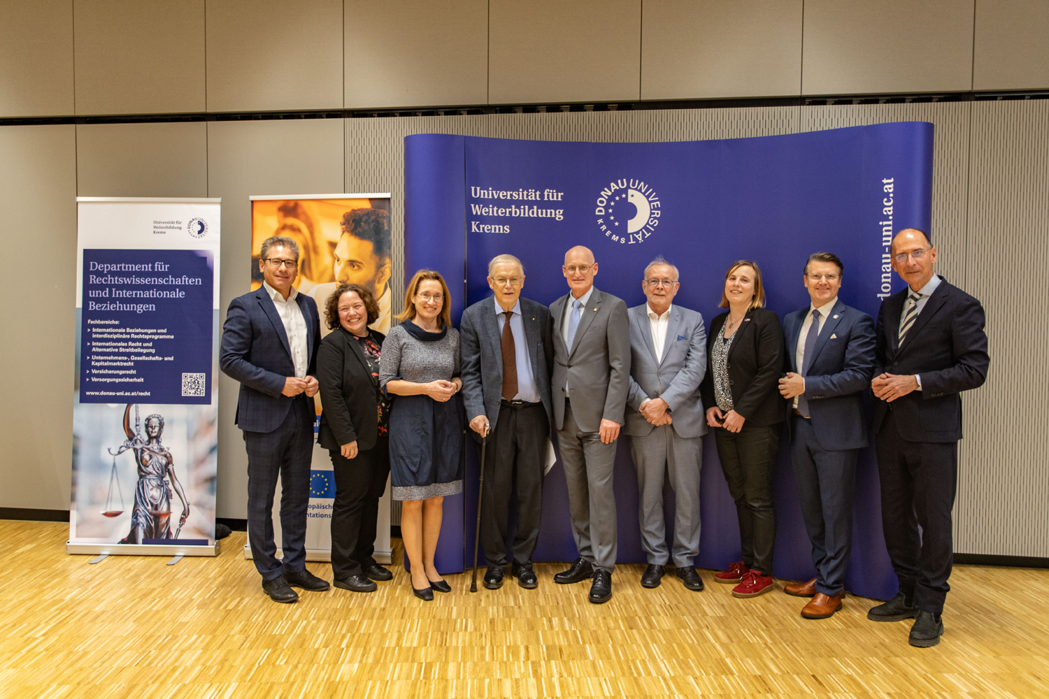 Gruppenfoto von Veranstaltungsteilnehmenden