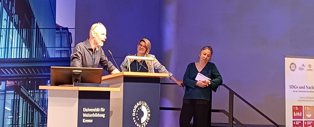 Ipser and Radinger begrüßen das Publikum