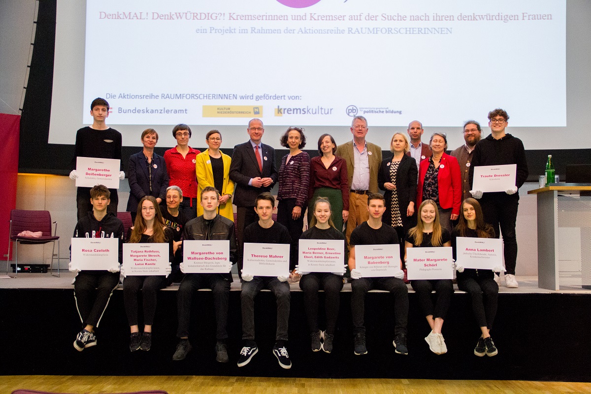 "DenkMal! DenkWürdig?! - Denkwürdige Kremserinnen - eine Sichtbarmachung"